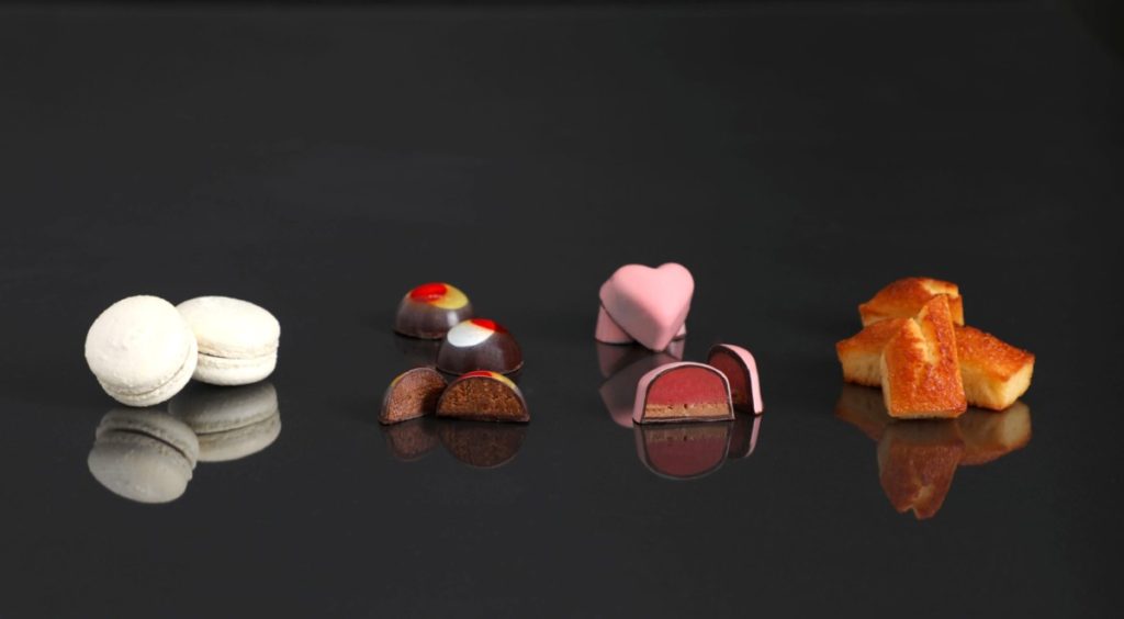 アフタヌーンティー　柚子マカロン、ボンボンショコラ、フィナンシェ